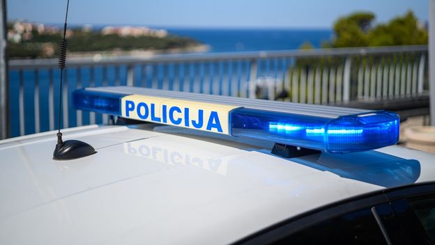 Policija