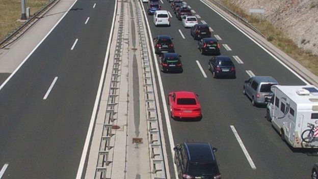 Kolona kod čvora Perušić