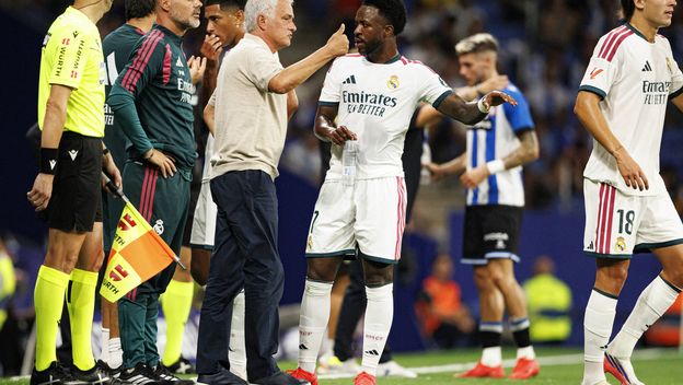 Jose Mourinho i Vinicius Jr.