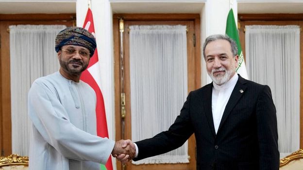 Abbas Araghchi i Sayyid Badr al-Busaidi