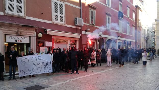 Prosvjed foruma žena SDP-a u Zadru (Foto: Šime Vičević)