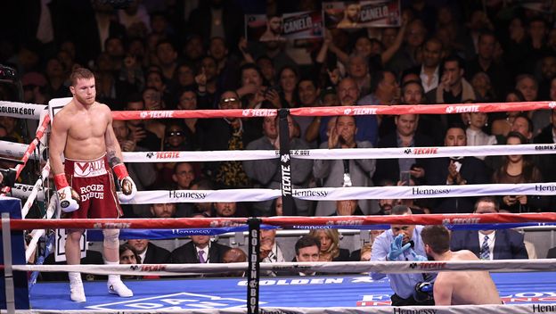 Saul \'\'Canelo\'\' Alvarez i Rocky Fielding (Foto: AFP)