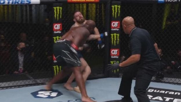 Derrick Lewis vs Chris Daukas