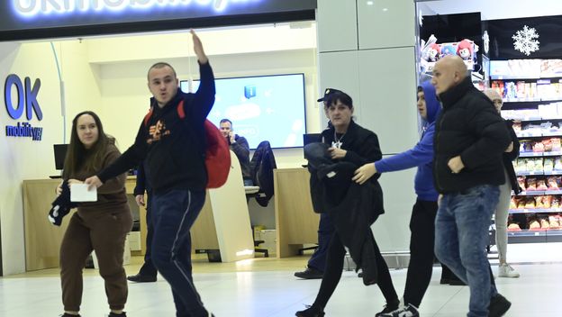 Dio Bad Blue Boysa puštenih iz zatvora u Grčkoj na aerodromu u Hrvatskoj.