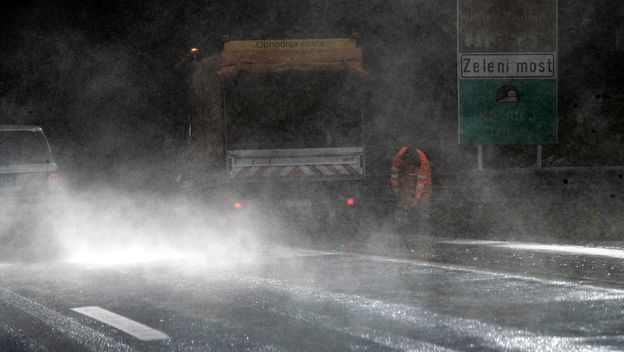 Nevrijeme na autocesti, ilustracija
