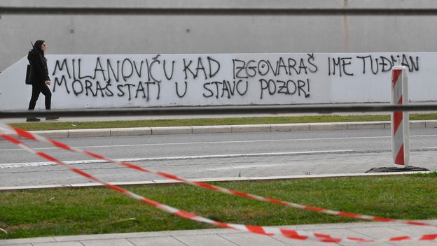 Grafiti protiv Milanovića u Splitu - 11