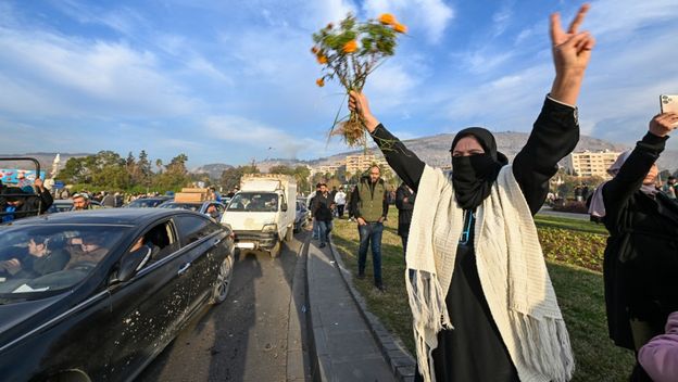 Sirijski pobunjenici uspostavili kontrolu nad Damaskom i Homsom - 1