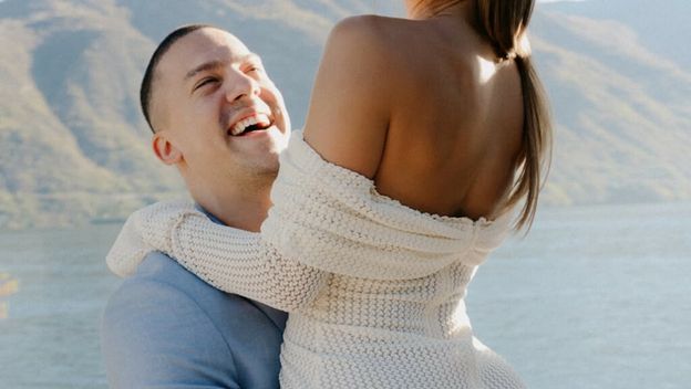 Baka Prase s novom djevojkom