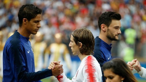 Raphael Varane i Luka Modrić u finalu SP-a 2018.