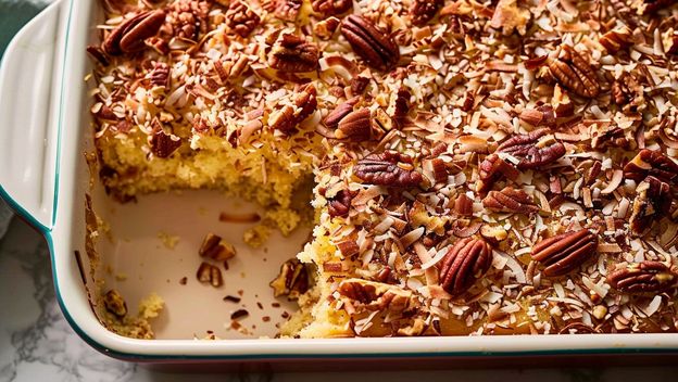 Kolač s tostiranim kokosom i pekan orasima