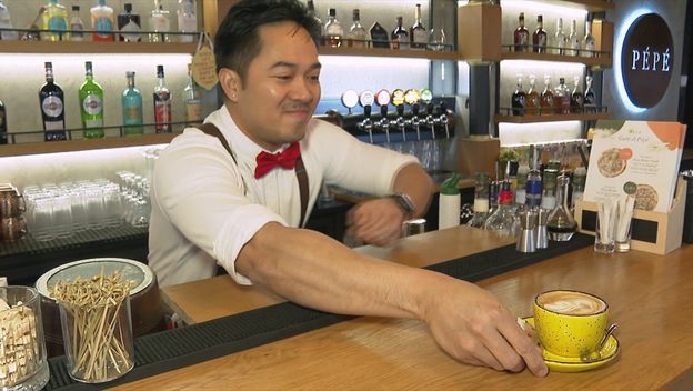 Jetlee Lasola, Filipini