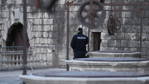 Trg pet bunara u Zadru