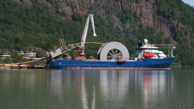Broda za postavljanje podmorskih kabela