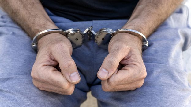 Ilustracija: Uhićen muškarac