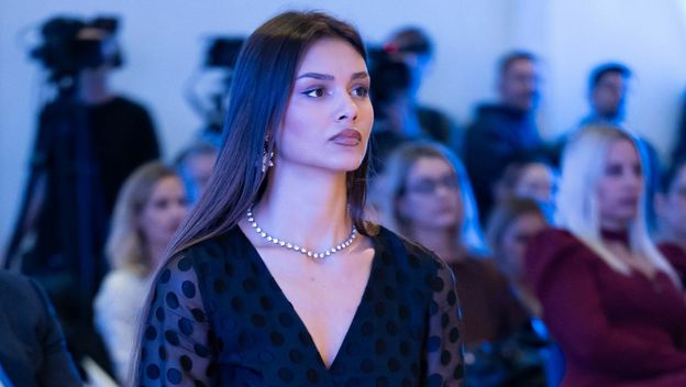 Laura Gnjatović - 4