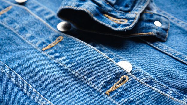 Kako se piše: traper jakna ili traper-jakna