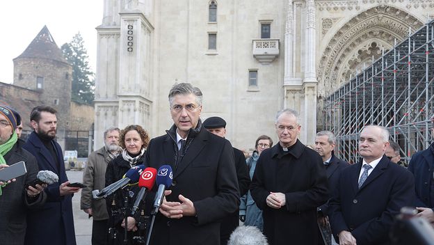 Premijer Andrej Plenković u obilasku Zagrebačke katedrale
