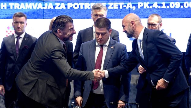 Potpisivanje ugovora za moderniji prijevoz