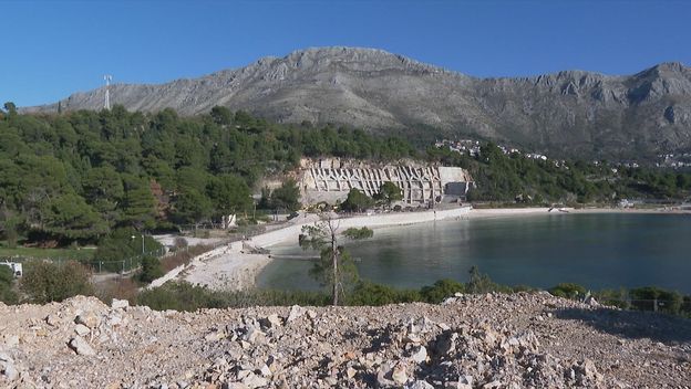 Rušenje hotelskog kompleksa u Kuparima