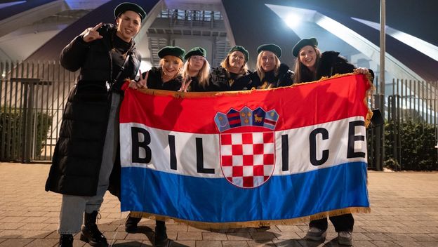 Ni hladnoća nije zaustavila atmosferu: Thompsonovi obožavatelji preplavili Zadar prije nastupa