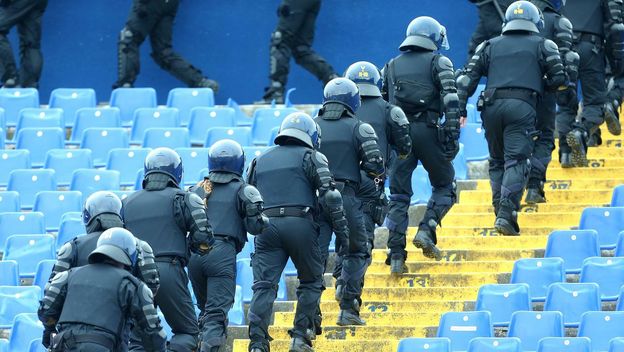 Policija na južnoj tribini stadiona Maksimir