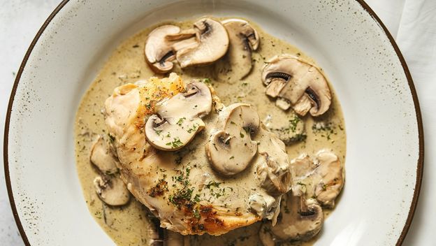 Piletina i gljive u finom umaku