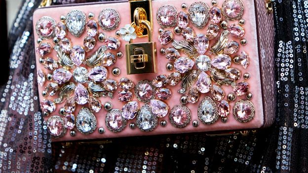 Glamurozna torbica bit će sjajan poklon za prijateljicu koja obožava ovaj modni dodatak