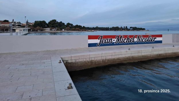 Uklonjen je dio murala u Supetru - 3