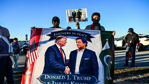 Prosvjedi podrške za Khana