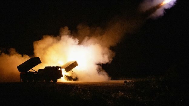 Južnokorejski raketni bacač Chunmoo