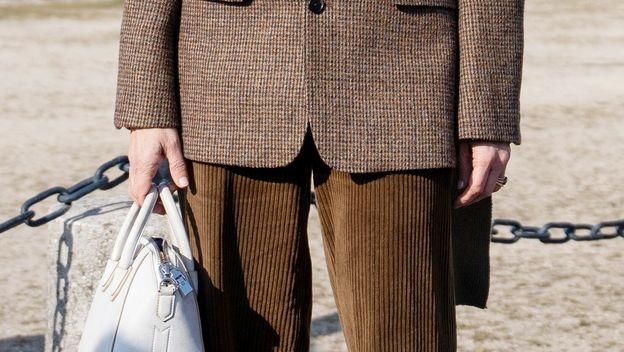 Hlače od toplijih materijala trenutno su must have