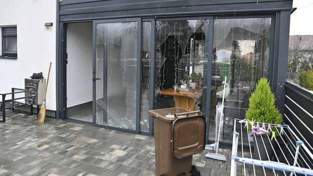 Na terasu obiteljske kuće u Sesvetama bačena eksplozivna naprava - 17