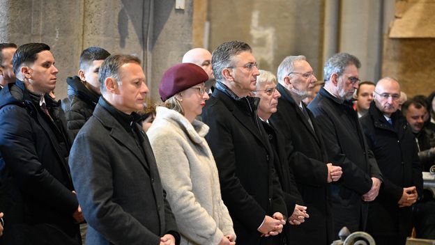 Gordan Jandroković i Andrej Plenković na božićnoj misi