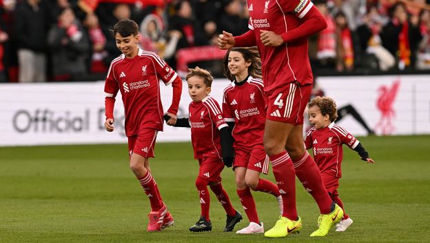 Jotini sinovi i bratići prije utakmice