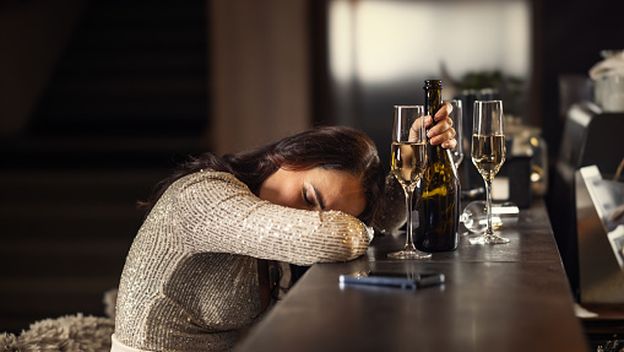 Žena u kafiću, ilustracija