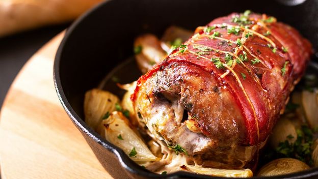 Punjeni svinjski file omotan slaninom