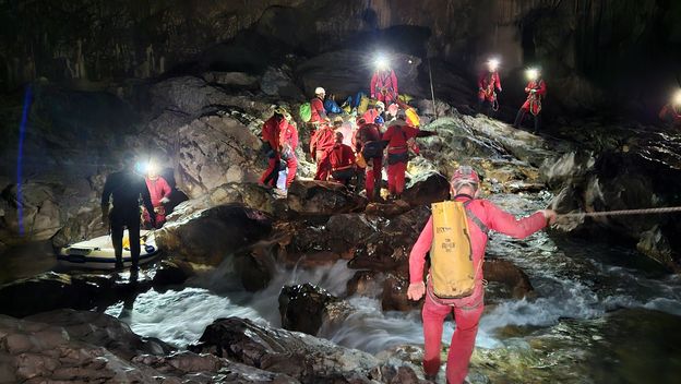 Izvlačenje stradalog ronioca u Sloveniji