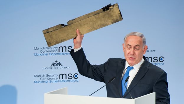 Benjamin Netanyahu s komadom drona (Foto: AFP)