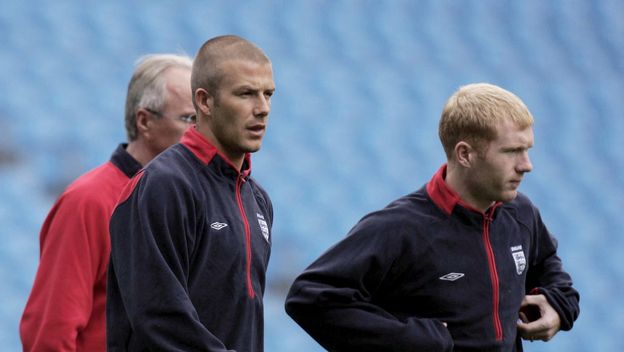 Beckham i Scholes (Foto: AFP)