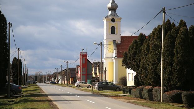 Jak vjetar otkinuo križ - 2