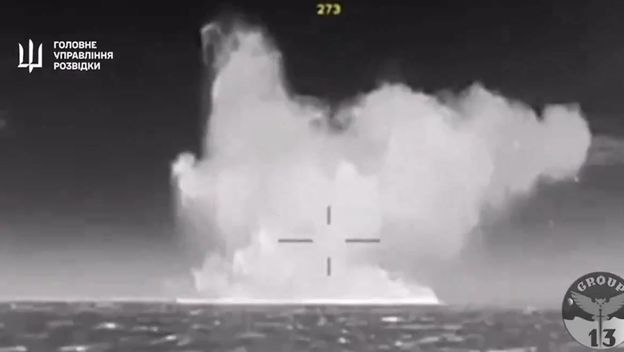 Snimka uništenja ruskog broda dronovima