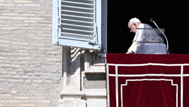 Papa Franjo otkazao obveze