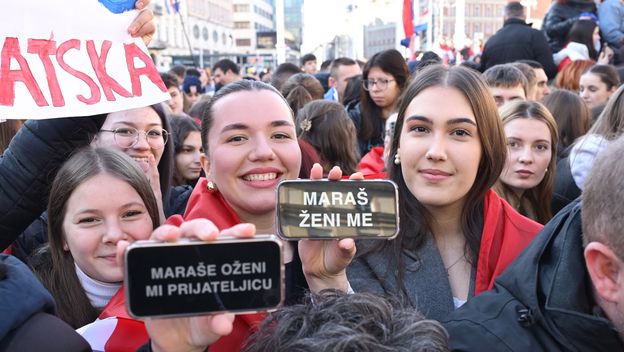 Poruke rukometašima na dočeku na Trgu bana Jelačića u Zagrebu - 7