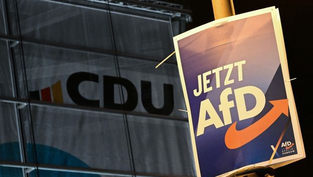 Plakat AFD-a ispred CDU-ovog sjedišta