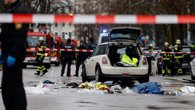 Automobil se zabio u ljude u Münchenu - 3