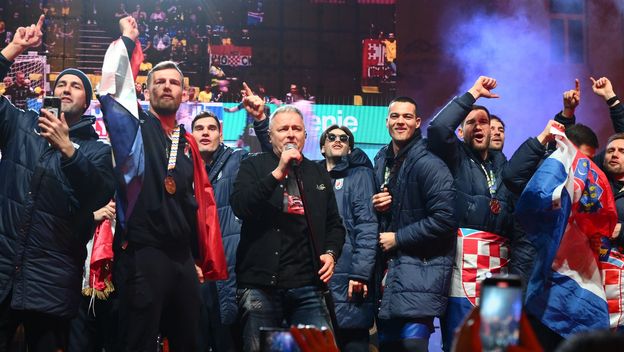 Marko Perković Thompson i rukometaši