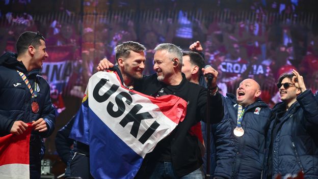 Thompson s rukometašima na Trgu bana Jelačića - 1