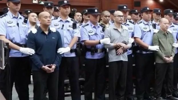 Članovi obitelji Mai na suđenju