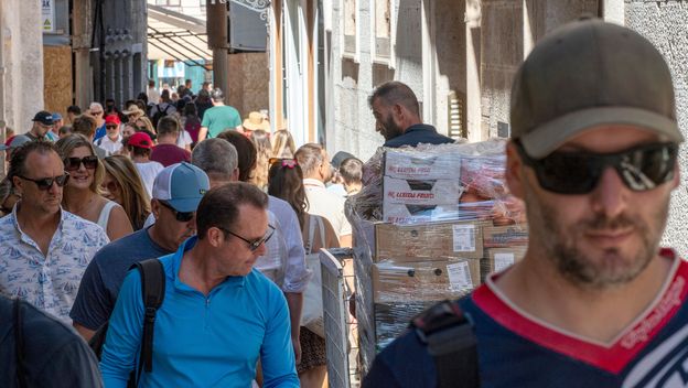 Turisti, ilustracija