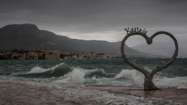 Udari juga potopili kaštelansku rivu - 1